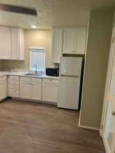 4050 E Washington Ave in Fresno, CA - Building Photo - Building Photo