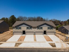 639 McKay Way in Waterloo, WI - Building Photo - Building Photo