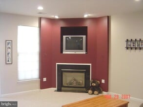 13630 Flying Squirrel Dr in Herndon, VA - Building Photo - Building Photo