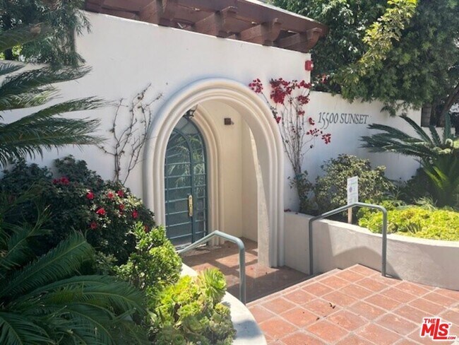property at 15500 W Sunset Blvd