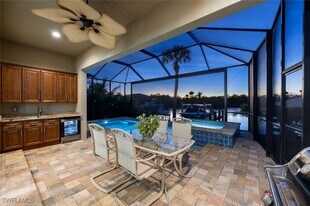 3254 Lakeview Dr in Naples, FL - Building Photo