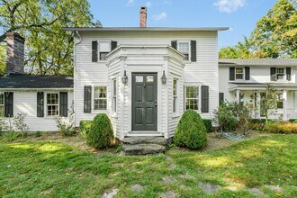 561 Middlesex Rd in Darien, CT - Building Photo - Building Photo