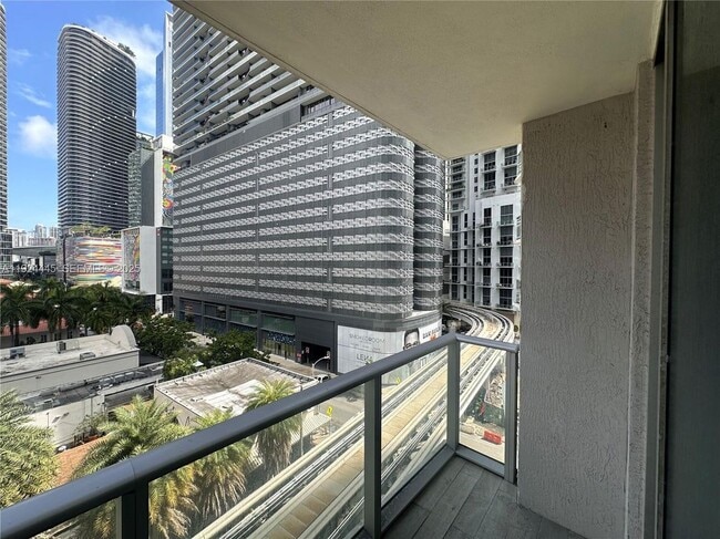 1100 S Miami Ave in Miami, FL - Building Photo - Building Photo