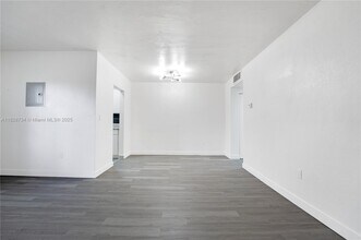 610 NE 123rd St in North Miami, FL - Building Photo - Building Photo