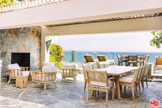 23614 Malibu Colony Rd in Malibu, CA - Building Photo - Building Photo