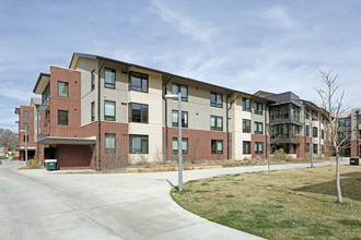 Walnut Aggie Village Apartments in Fort Collins, CO - Foto de edificio - Building Photo