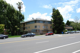 1441 San Carlos Ave in San Carlos, CA - Building Photo - Building Photo