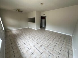 12300 Hodges St in Houston, TX - Building Photo