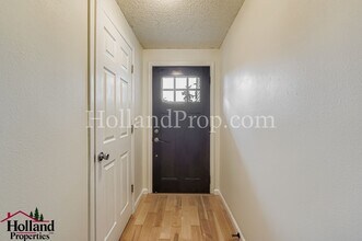 143 NE 20th Dr in Hillsboro, OR - Building Photo - Building Photo