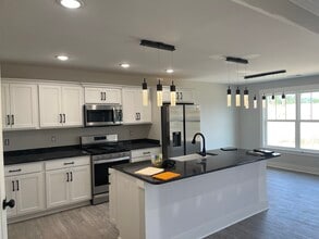 4448 Venice Way in Sellersburg, IN - Building Photo - Building Photo