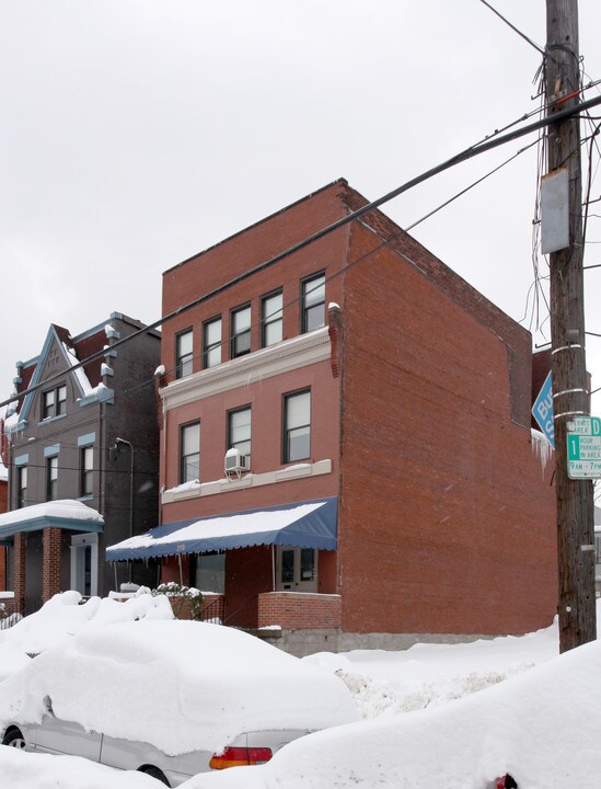 310 Oakland Ave in Pittsburgh, PA - Building Photo