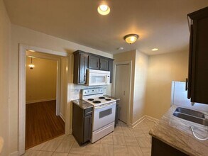 707 Grandin Rd in Charlotte, NC - Foto de edificio - Building Photo