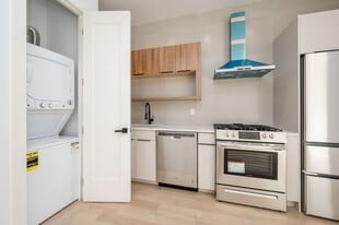 582 E 138th St in Bronx, NY - Building Photo