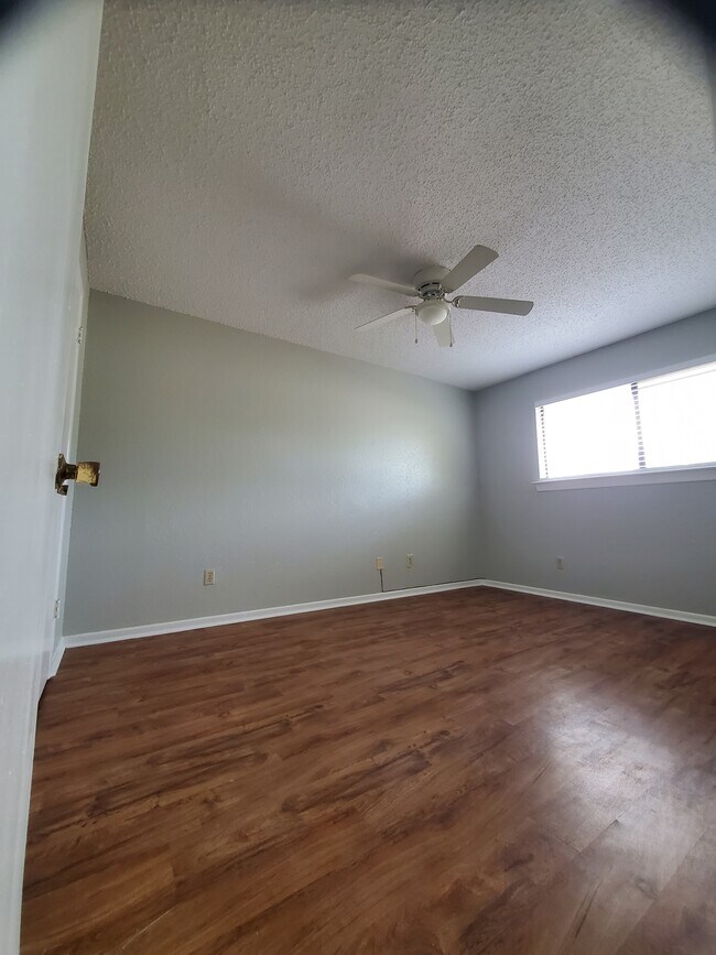 7455 Calder Ave in Beaumont, TX - Building Photo - Building Photo