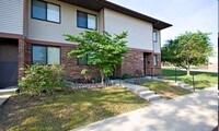 Building Photo - Pinehurst Apartments in Waverly, Ohio