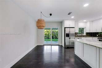 6700 SW 49th Terrace in Miami, FL - Building Photo - Building Photo