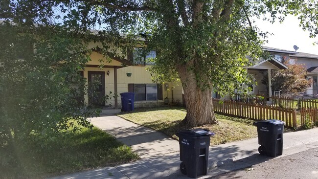 908 Hillside Ave in Riverton, WY - Building Photo - Building Photo