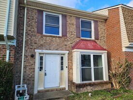 1026 Smoke Tree Ln in Virginia Beach, VA - Building Photo