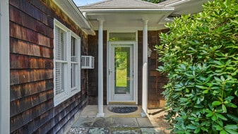 106 Spoonwood Rd in Wilton, CT - Building Photo