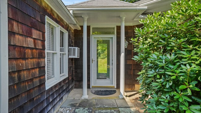 property at 106 Spoonwood Rd