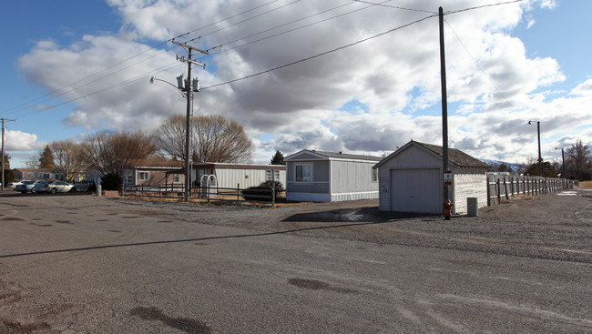 Lazy Y MHP in Heyburn, ID - Foto de edificio - Building Photo