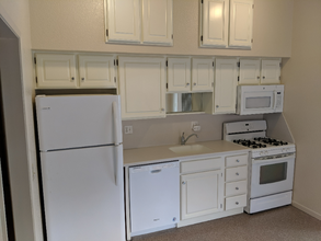 236 Forest Park Ct in Pacific Grove, CA - Building Photo - Building Photo
