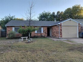 562 Cumberland Dr in Allen, TX - Building Photo