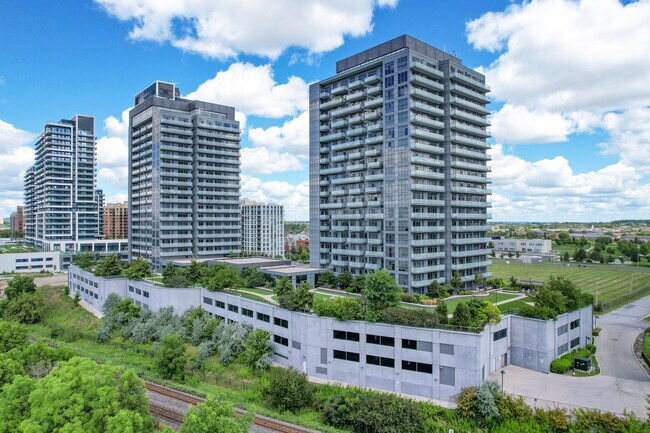 SkyCity - Tower II in Richmond Hill, ON - Building Photo - Building Photo