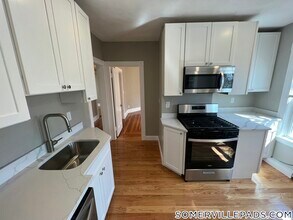 2 Gilson Terrace, Unit 3 in Somerville, MA - Building Photo - Building Photo