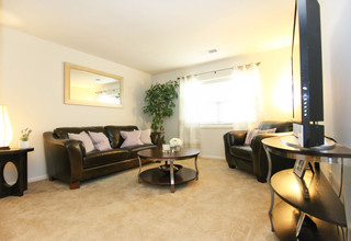 The Reserve At Merrick in Lexington, KY - Building Photo - Building Photo