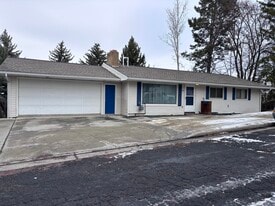 1310 NE Williams St, Unit Upper in Pullman, WA - Building Photo