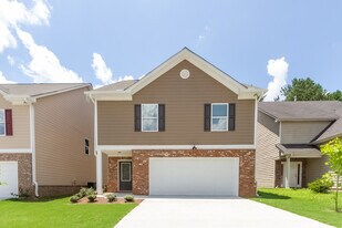 474 Kirkland Dr in Locust Grove, GA - Building Photo