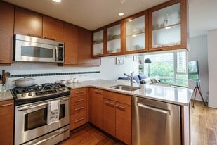 1500 SW 11th Ave, Unit Benson Tower #805 in Portland, OR - Building Photo