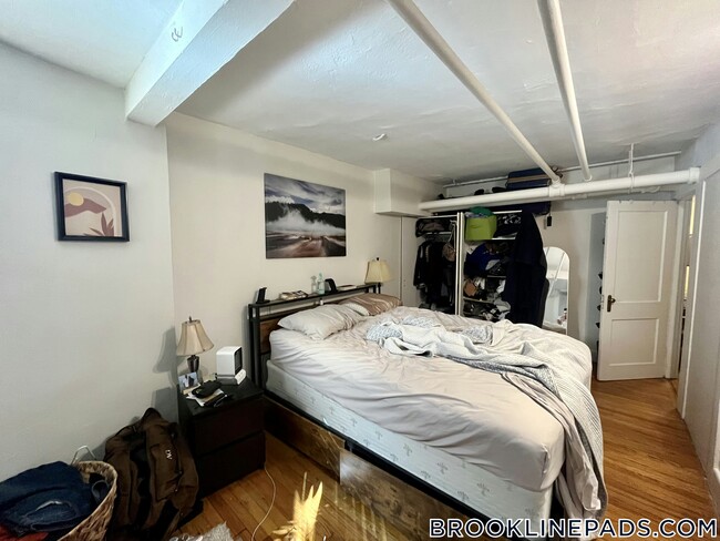 1748 Beacon St in Brookline, MA - Building Photo - Building Photo