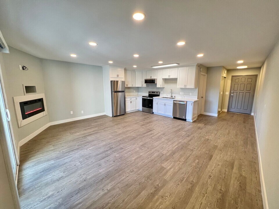 282 Redondo Ave in Long Beach, CA - Building Photo