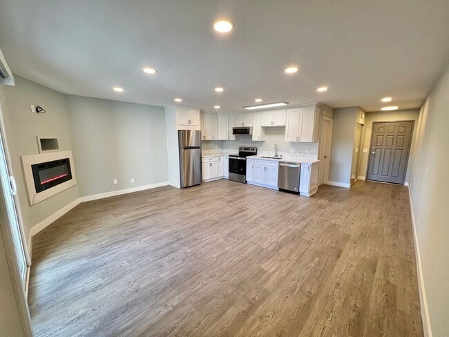 282 Redondo Ave in Long Beach, CA - Building Photo - Building Photo