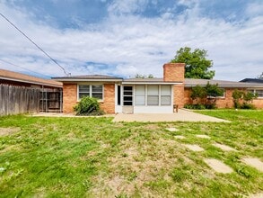 2117 65th St in Lubbock, TX - Building Photo - Building Photo