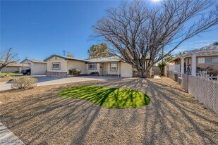 4305 Via Olivero Ave in Las Vegas, NV - Building Photo