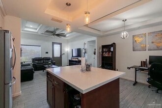 2702 E Yosemite St in Edinburg, TX - Foto de edificio - Building Photo