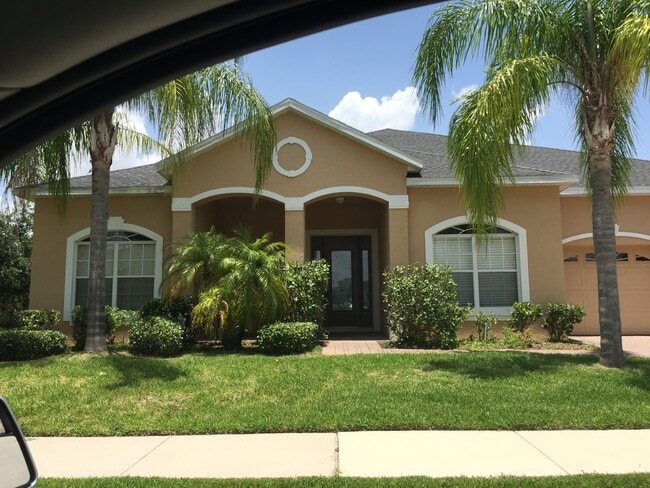 property at 8715 Cambridge Pointe Ln