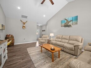 512 Hazelwood Dr in Holly Ridge, NC - Building Photo - Building Photo