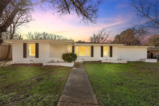 property at 2416 Lake Air Dr