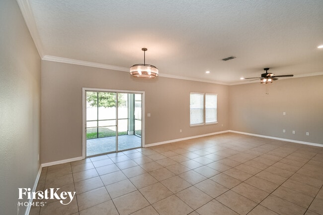 10143 Dogwood Creek Dr in Jacksonville, FL - Foto de edificio - Building Photo