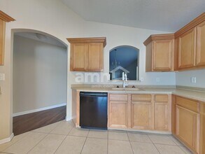 8115 Canterbury Lake Blvd in Tampa, FL - Building Photo - Building Photo