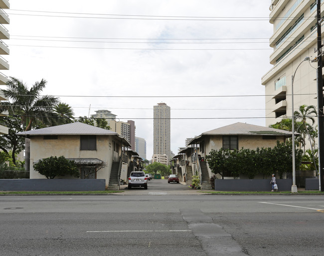 Kapiolani Apartments in Honolulu, HI - Building Photo - Building Photo