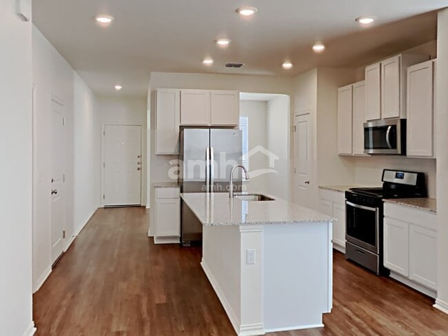 163 Pebble Creek Run in New Braunfels, TX - Foto de edificio - Building Photo