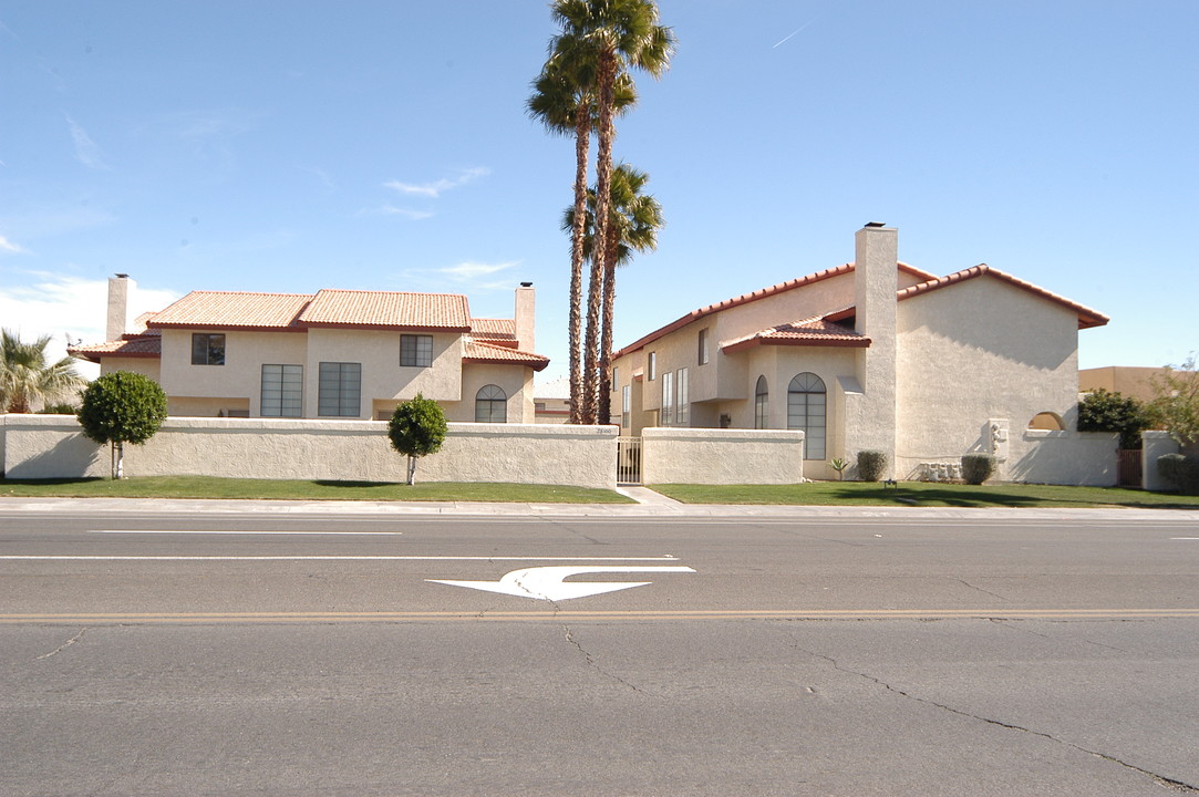 28100 Landau Blvd in Cathedral City, CA - Building Photo