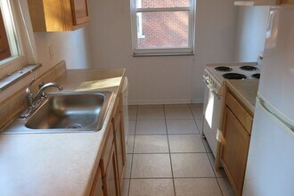 1016 N Euclid Ave in Highland Park, PA - Foto de edificio - Building Photo