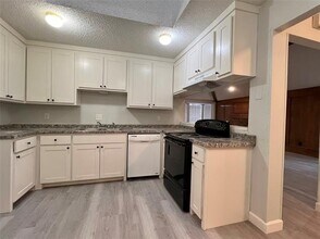 11824 Garden Terrace Dr in Dallas, TX - Building Photo - Building Photo