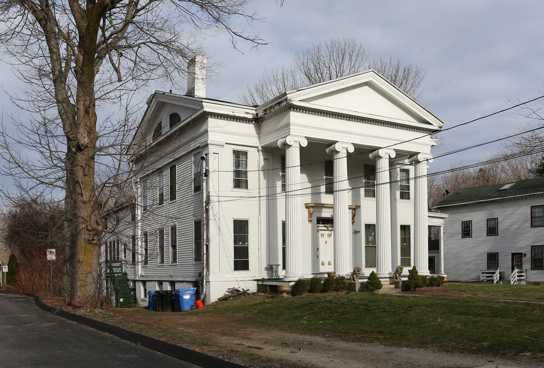 171 Broadway in Norwich, CT - Building Photo